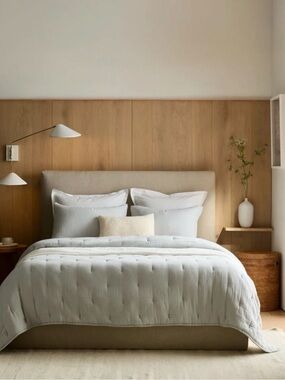 100% Organic Cotton Gauze Mist Dream Quilt - Retail $150